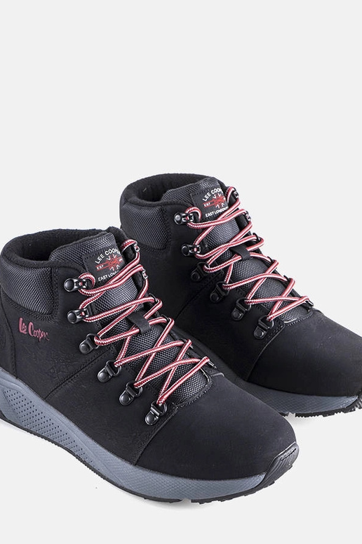 Czarne ocieplane trapery...