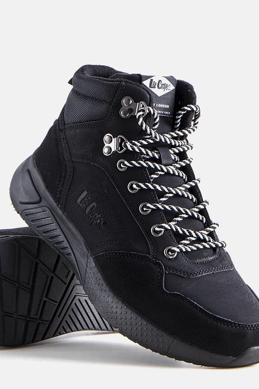 Czarne ocieplane trapery...