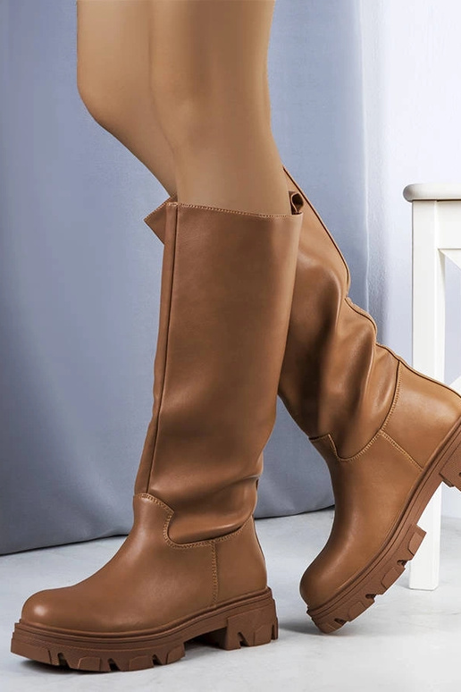 Black patent leather insulated boots... Black patent leather insulated boots...