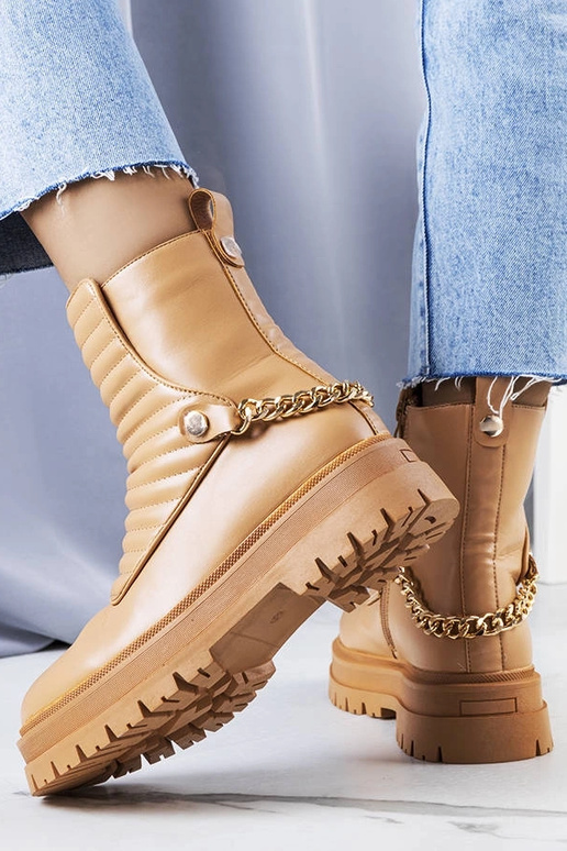 Beżowe ocieplane botki z łańcuchem...