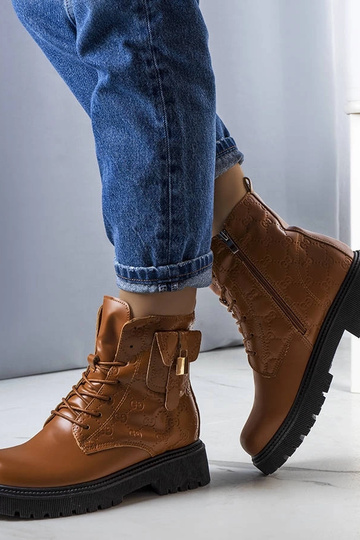 Brązowe ocieplane traperki...