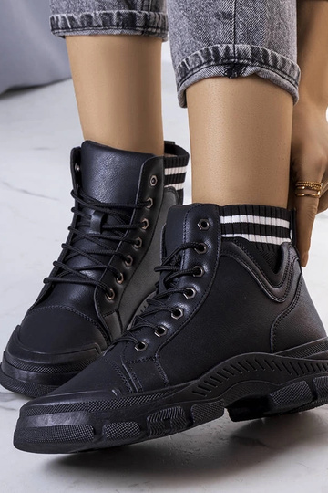 Czarne ocieplane botki Innes