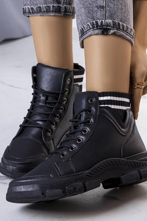 Beige insulated boots with chain...