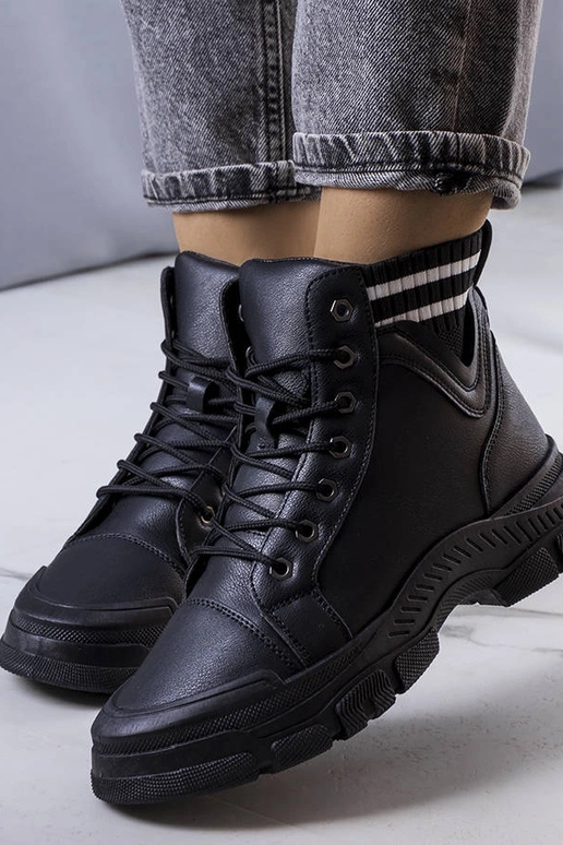 Beige insulated boots with chain...