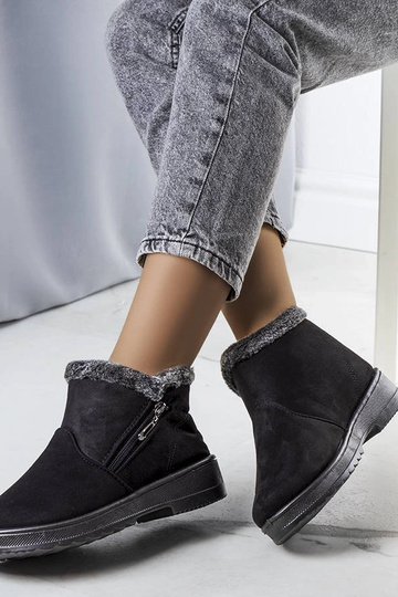 Grey snow boots with fur...