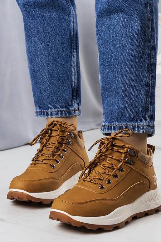 Brązowe ocieplane traperki damskie...