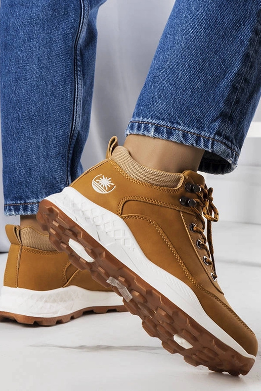 Brązowe ocieplane traperki damskie...