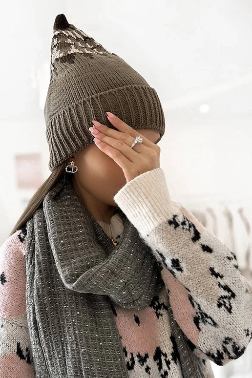 Women's maroon beanie with pompom Maysan