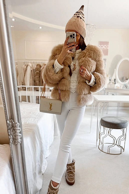 Różowa czapka Abner