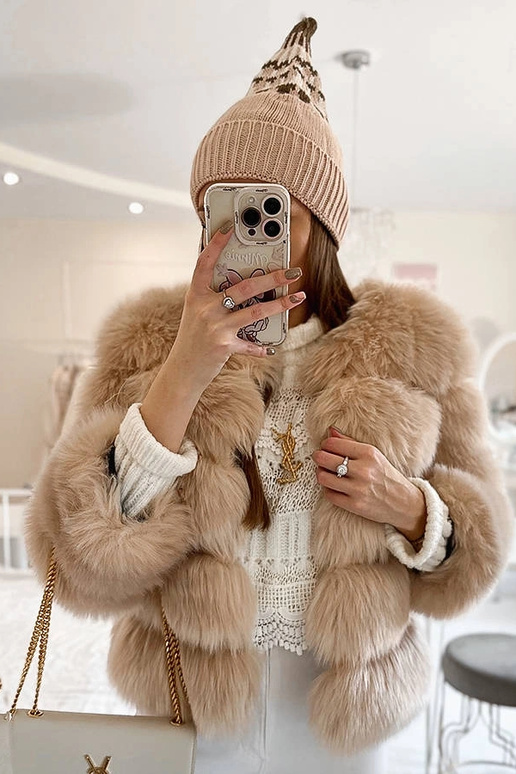 Women's maroon beanie with pompom Maysan