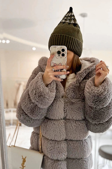 Women's maroon beanie with...