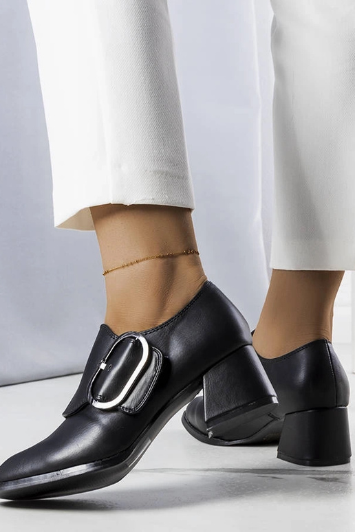 Red pumps on a low heel Feeling