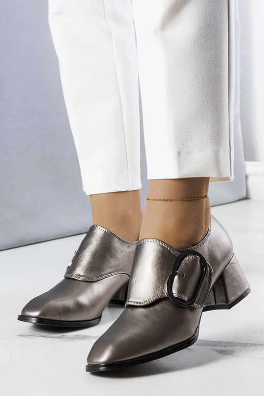 Red pumps on a low heel Feeling Red pumps on a low heel Feeling