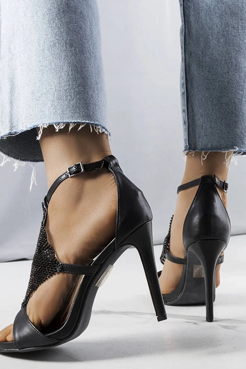 Czarne eleganckie sandałki... 2