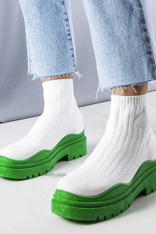 Białe skarpetkowe botki z zieloną...