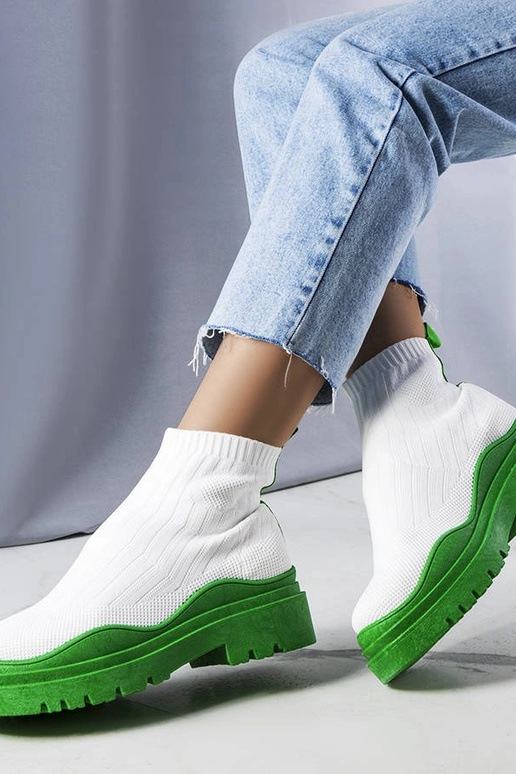 Białe skarpetkowe botki z zieloną...