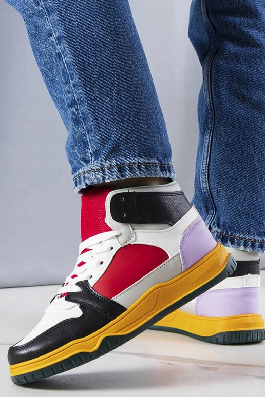 Czarno-czerwone sneakersy za kostkę... Czarno-czerwone sneakersy za kostkę...