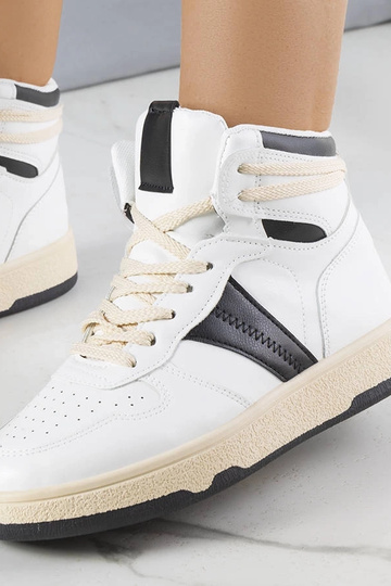 Biało-czarne sneakersy za... 2