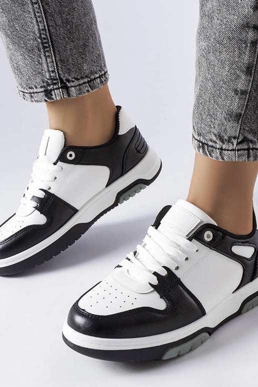 Czarne sneakersy na platformie Kristie