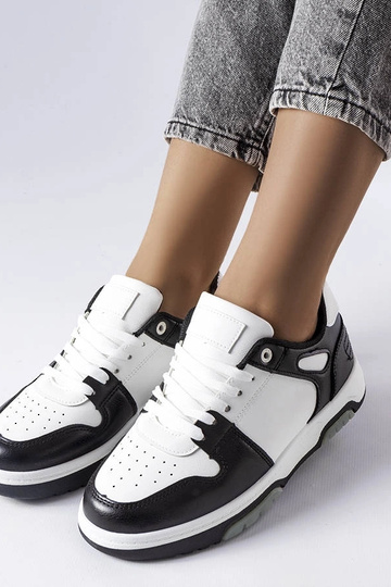 Czarne sneakersy na platformie Kristie 2