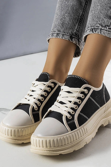 Black trainers Beat 2