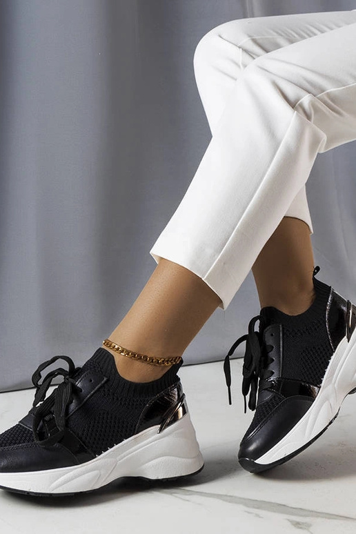 Czarne sneakersy na koturnie Ann