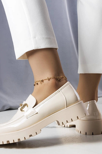 Beżowe lakierowane półbuty... 2