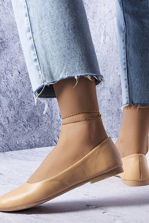 Beżowe balerinki ze skórzana wkładką...