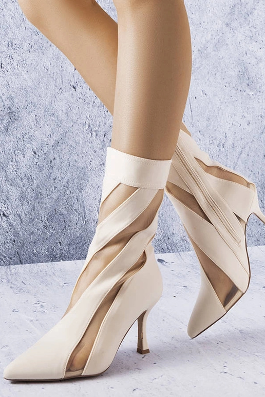 Beżowe botki z transparentnymi...