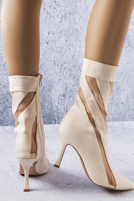 Beżowe botki z transparentnymi...