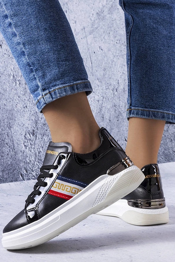 Czarne obuwie z... 2