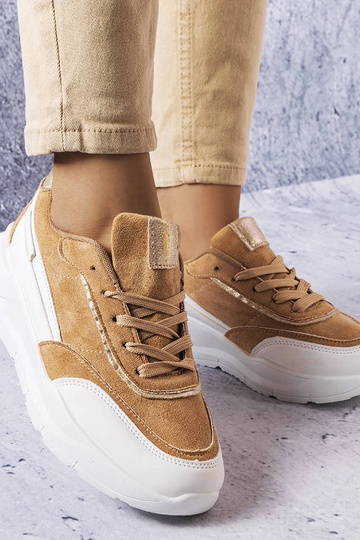 Beżowe sneakersy z...