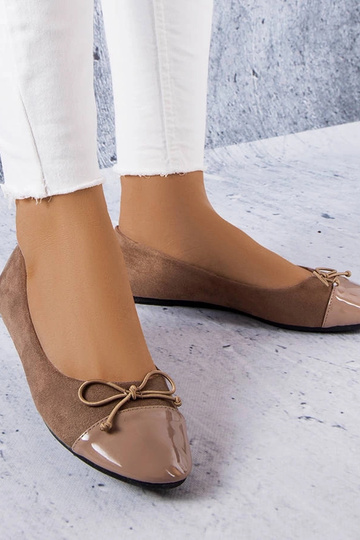 Brązowe balerinki z...