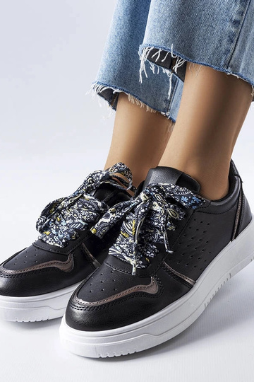 Czarne sneakersy wiązane wstążką Pryor