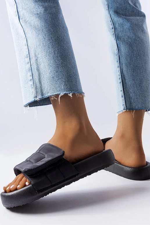 Czarne klapki zapinane na rzep Aleron