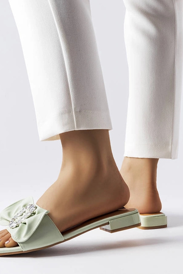 White slides Ypsy 2