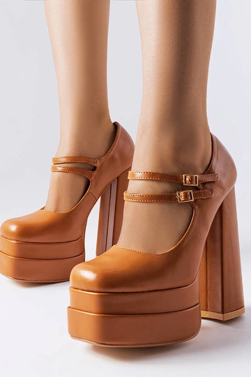 Beige high heels Thrower