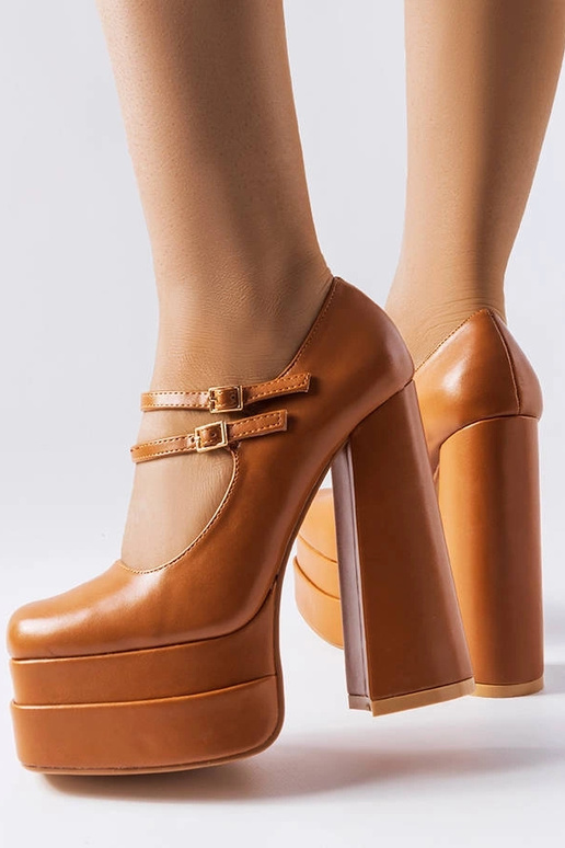 Beige high heels Thrower