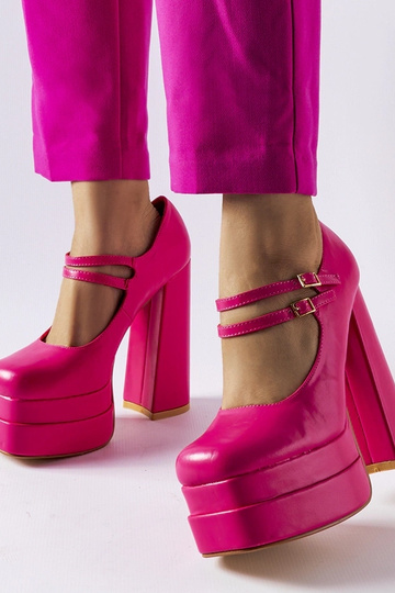 Beige high heels Thrower 2