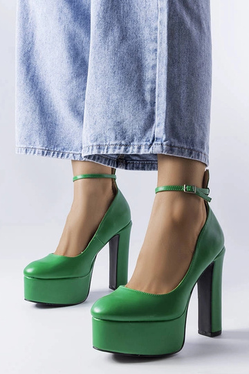 Beige high heels Thrower