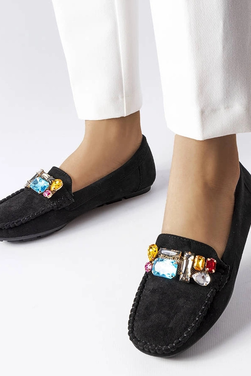 Czarne mokasyny ze skórzana wkładką...