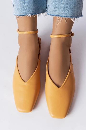 Beige sandals Rosina 2