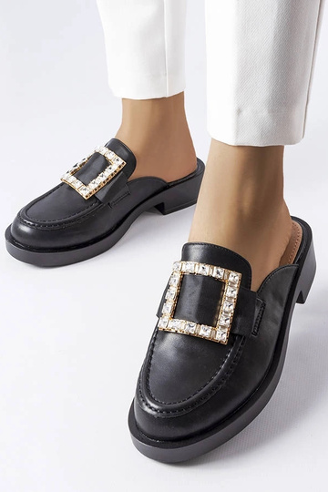 Beżowe klapki z łańcuchem Levy