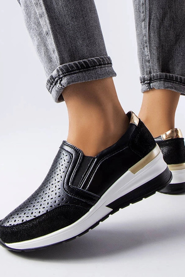 Czarne ażurowe sneakersy na... 2