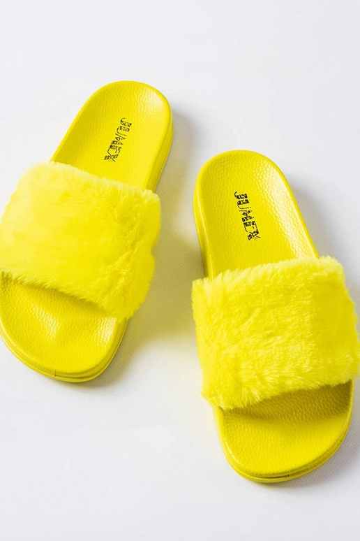 Beżowe klapki z łańcuchem Levy