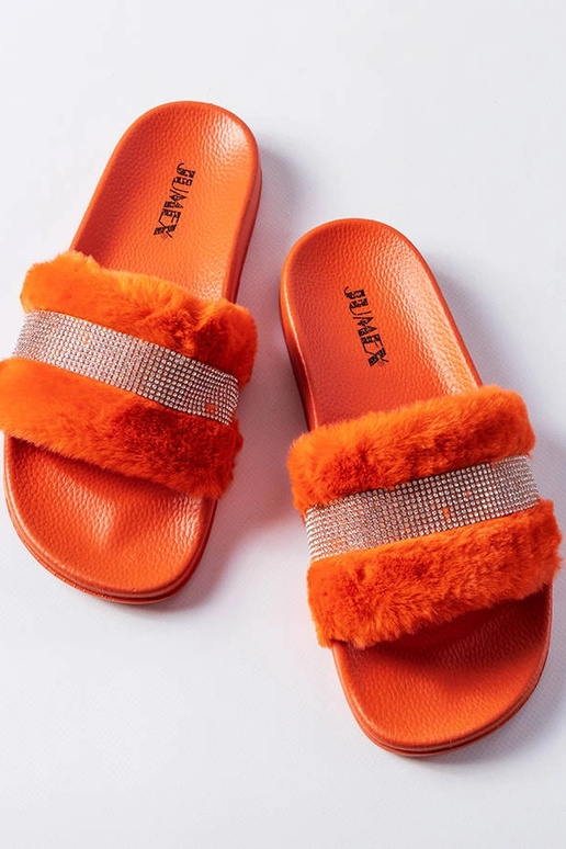 Beżowe klapki z łańcuchem Levy