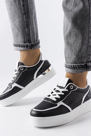 Czarne sneakersy na platformie Tooele