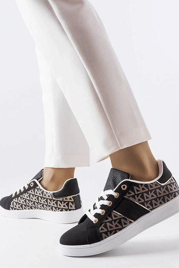 Czarne sneakersy zdobione... 2