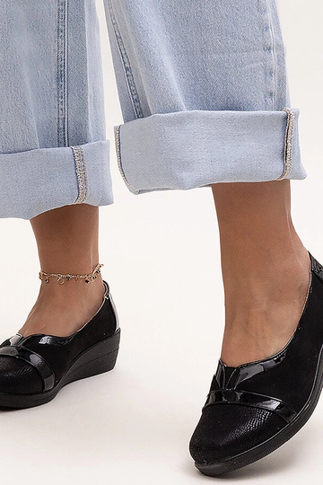 Czarne półbuty na koturnie... 2