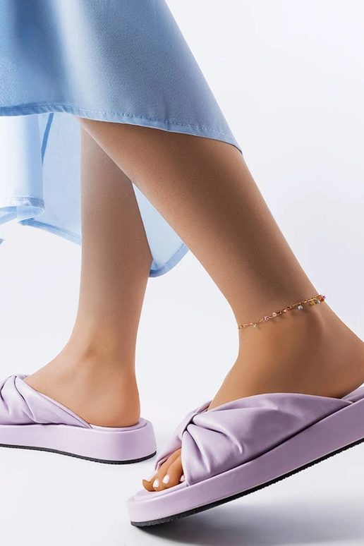 Fioletowe klapki na koturnie Hog